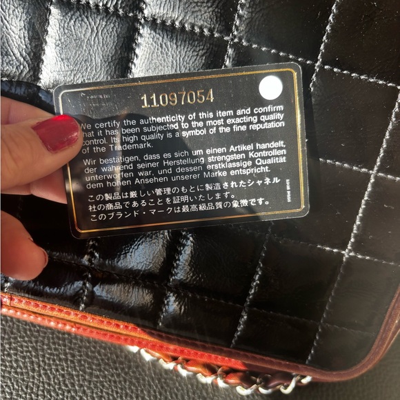 Pristine Chanel Black Quilted Patent Leather Chocolate Crossbody Shoulder Bag - Picture 11 of 16